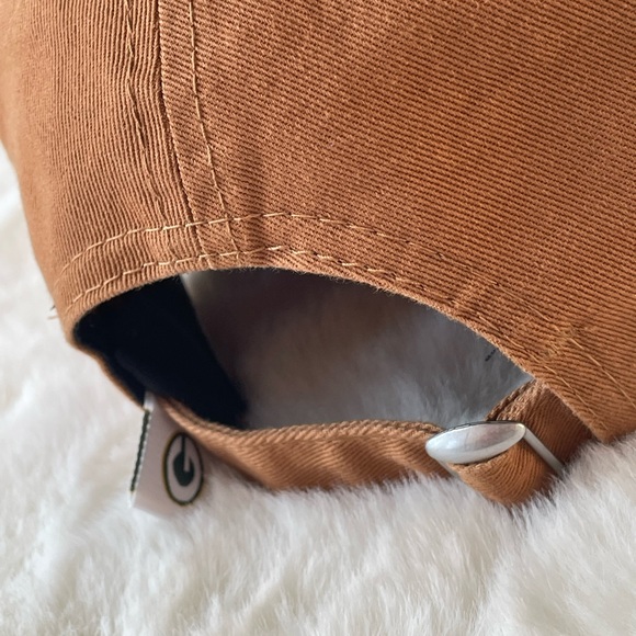 New w/tags GREEN BAY PACKERS HAT Adjustable. BEIGE with Green, white & gold logo - Picture 6 of 7